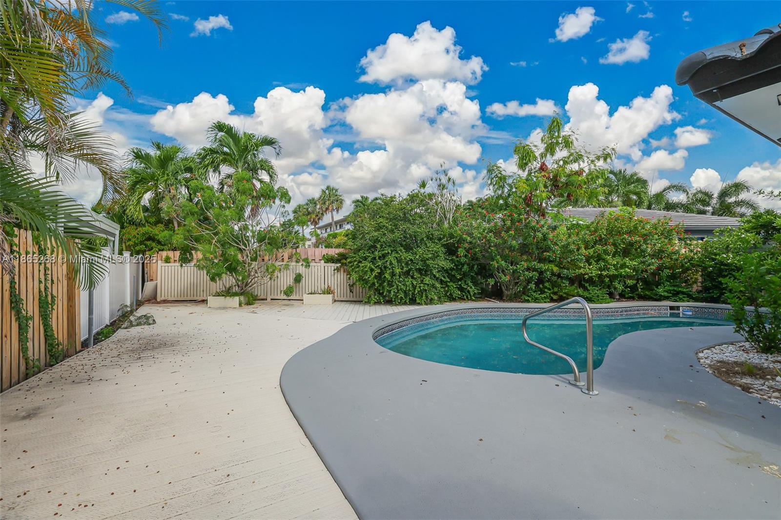 LA BELLE HARBOR - Residential