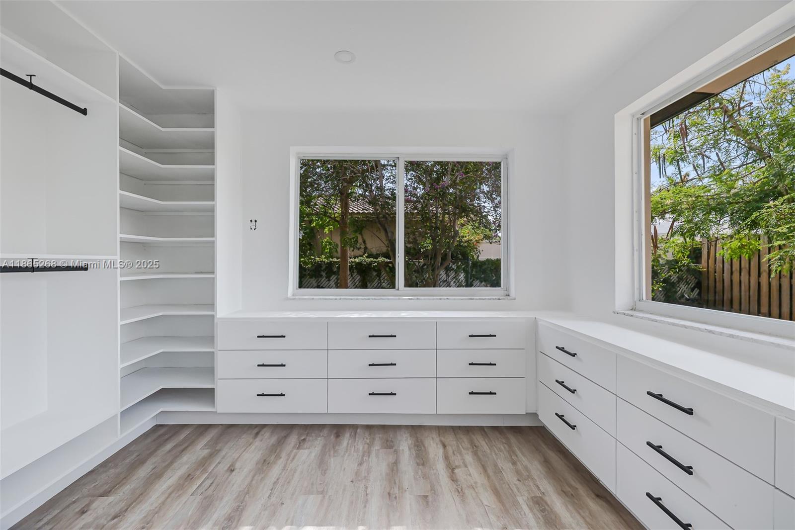 LA BELLE HARBOR - Residential