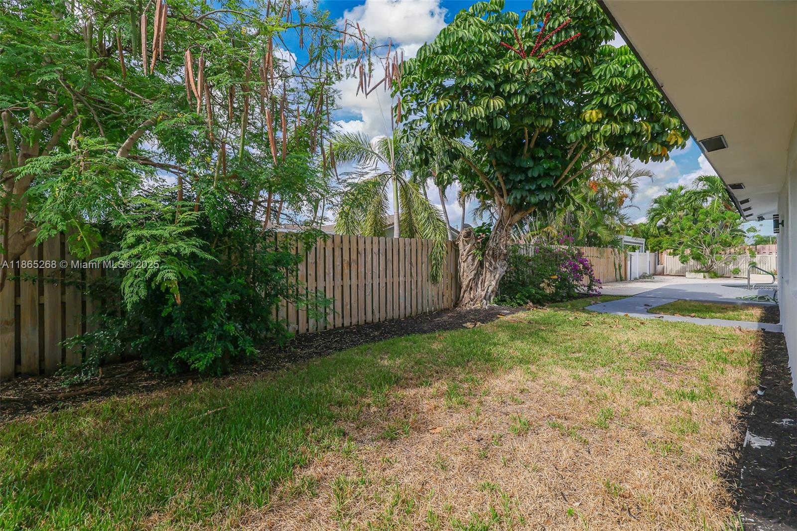 LA BELLE HARBOR - Residential