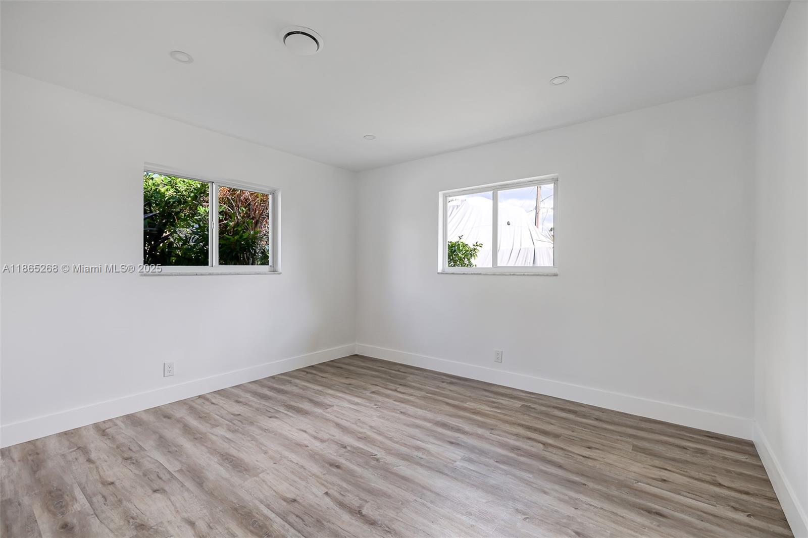 LA BELLE HARBOR - Residential