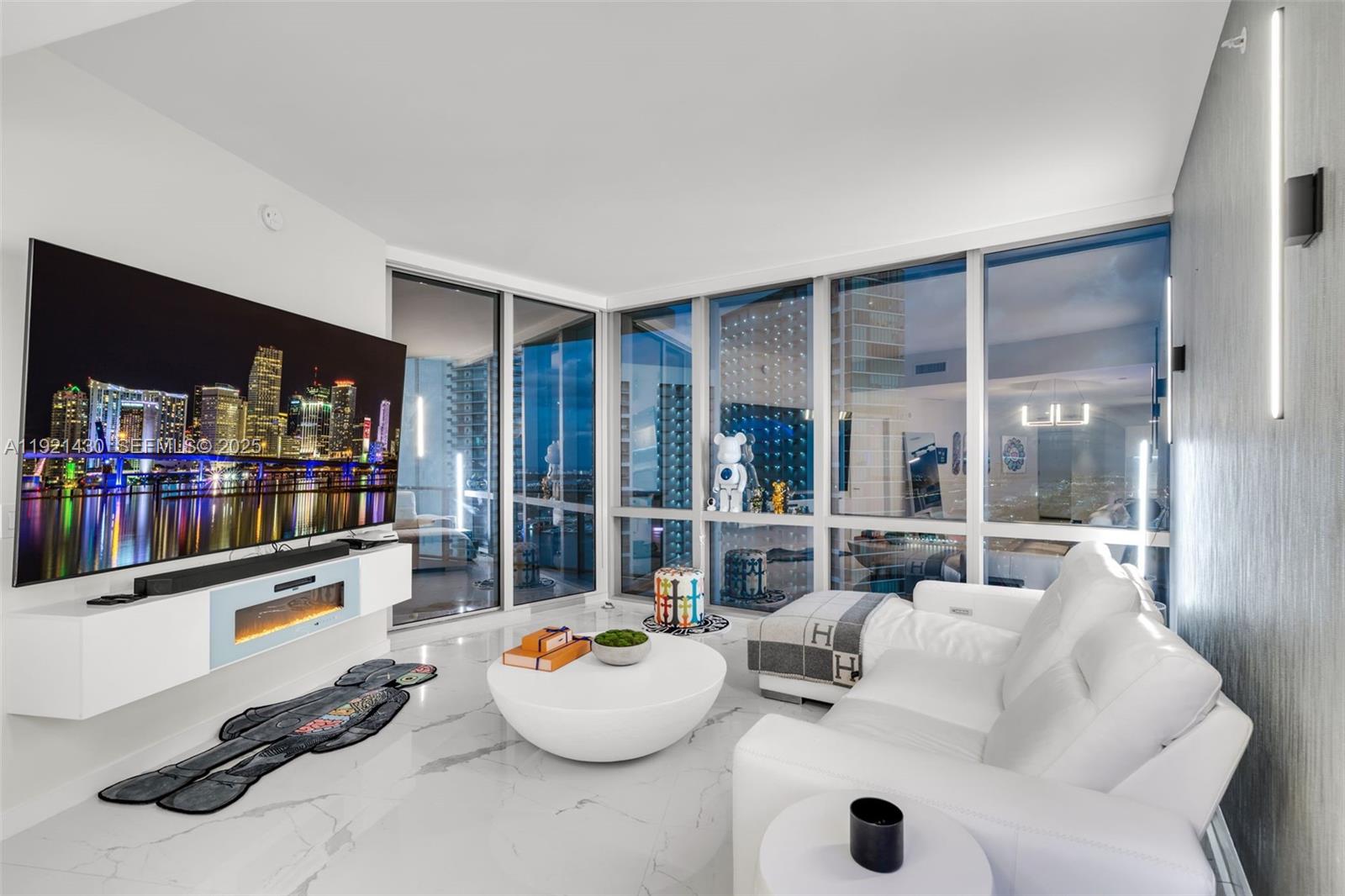 PARAMOUNT MIAMI WORLDCENT - Residential