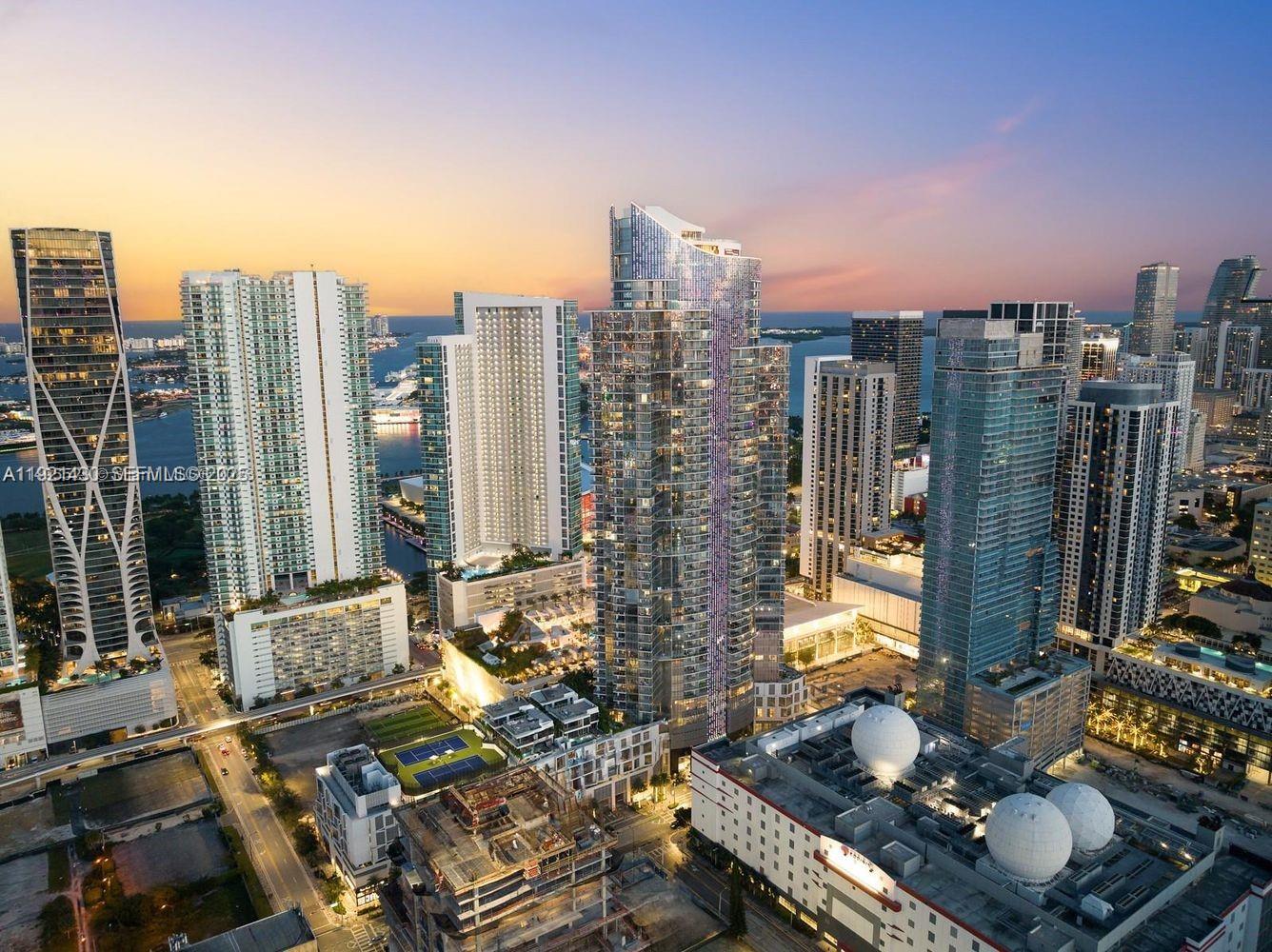 PARAMOUNT MIAMI WORLDCENT - Residential