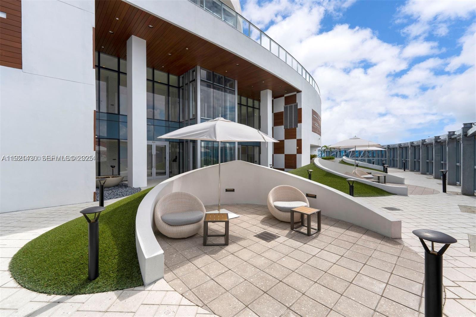 PARAMOUNT MIAMI WORLDCENT - Residential