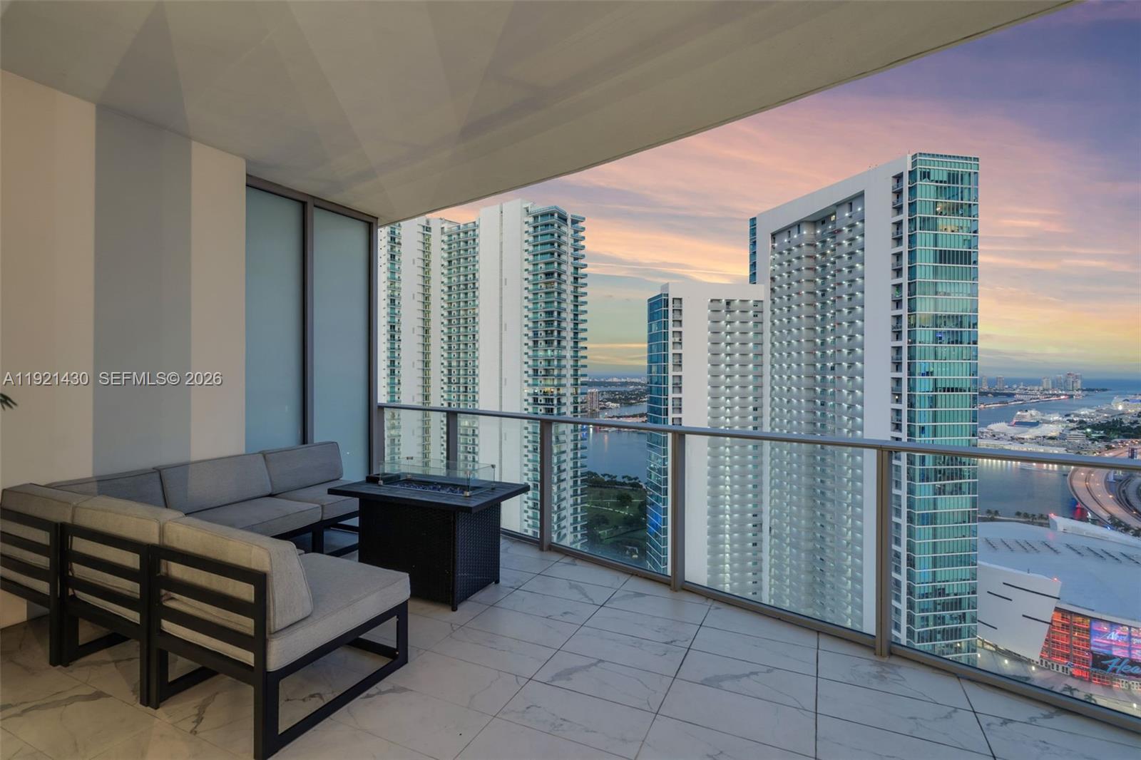 PARAMOUNT MIAMI WORLDCENT - Residential