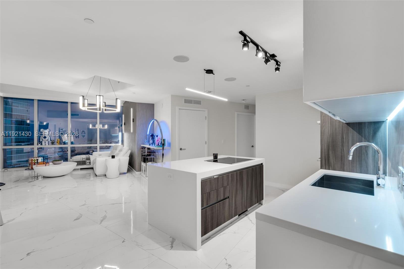PARAMOUNT MIAMI WORLDCENT - Residential