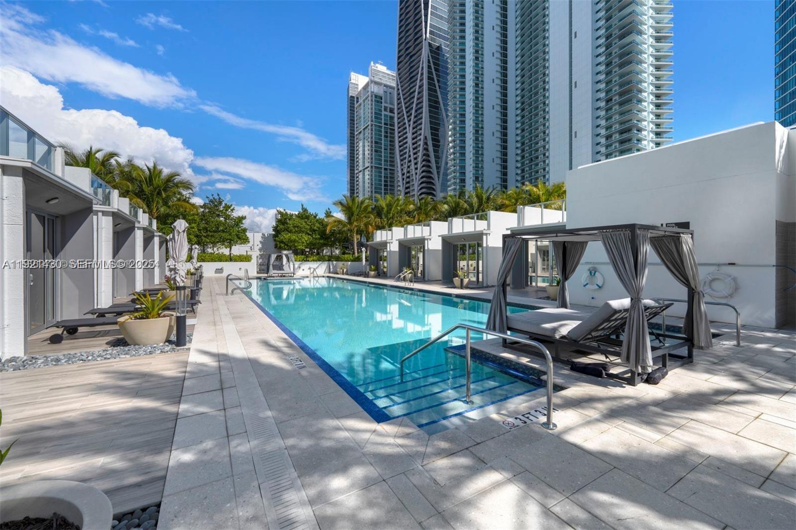 PARAMOUNT MIAMI WORLDCENT - Residential