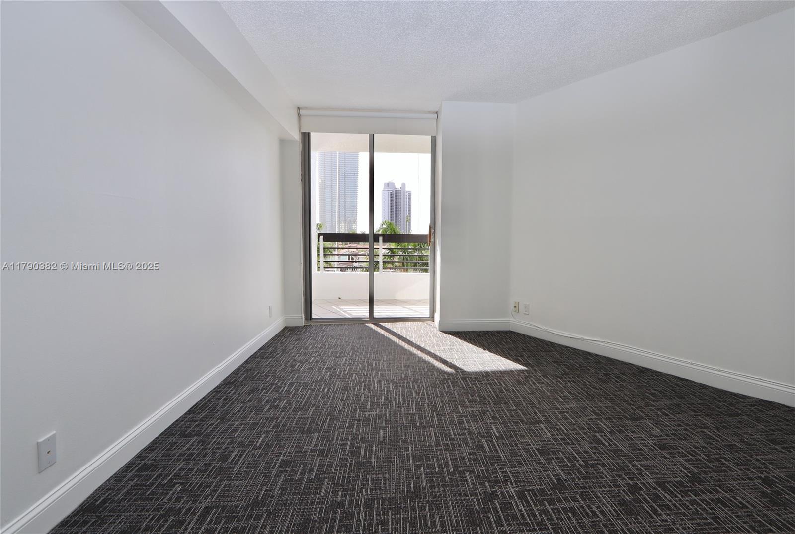 MYSTIC POINTE CONDO NO TW - Residential