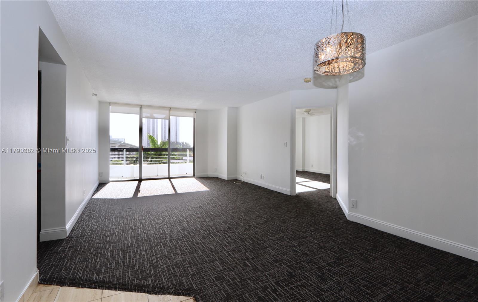 19195 NE 36th Ct 608