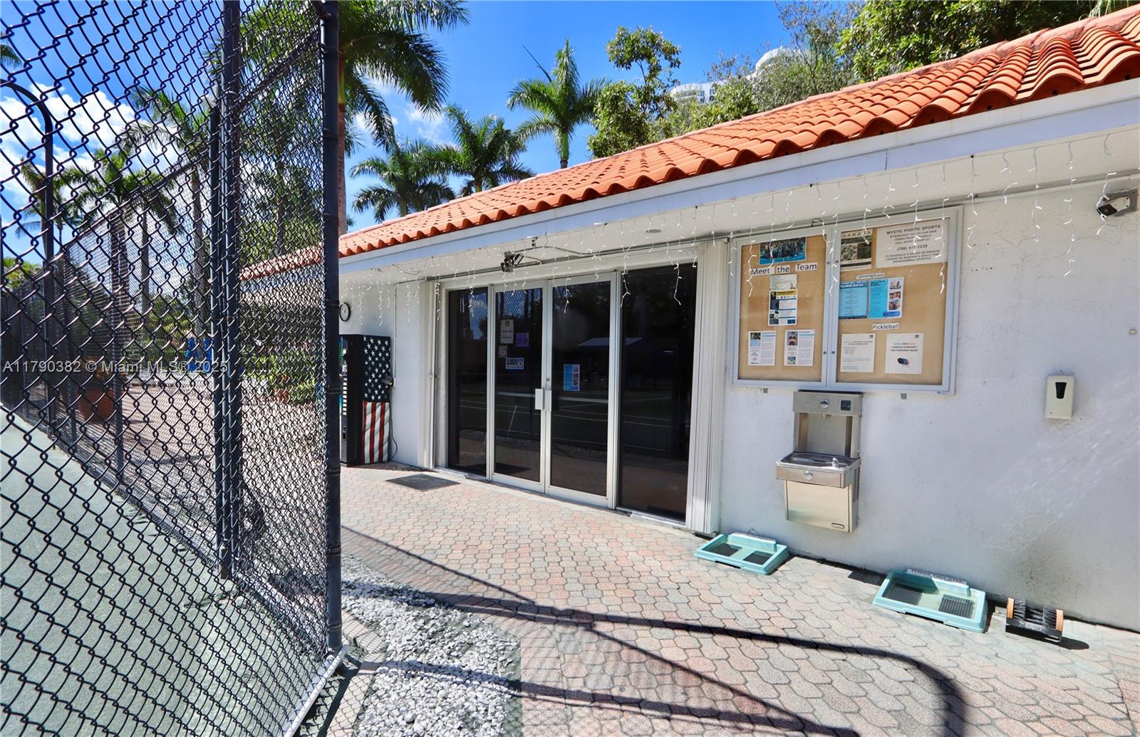 MYSTIC POINTE CONDO NO TW - Residential