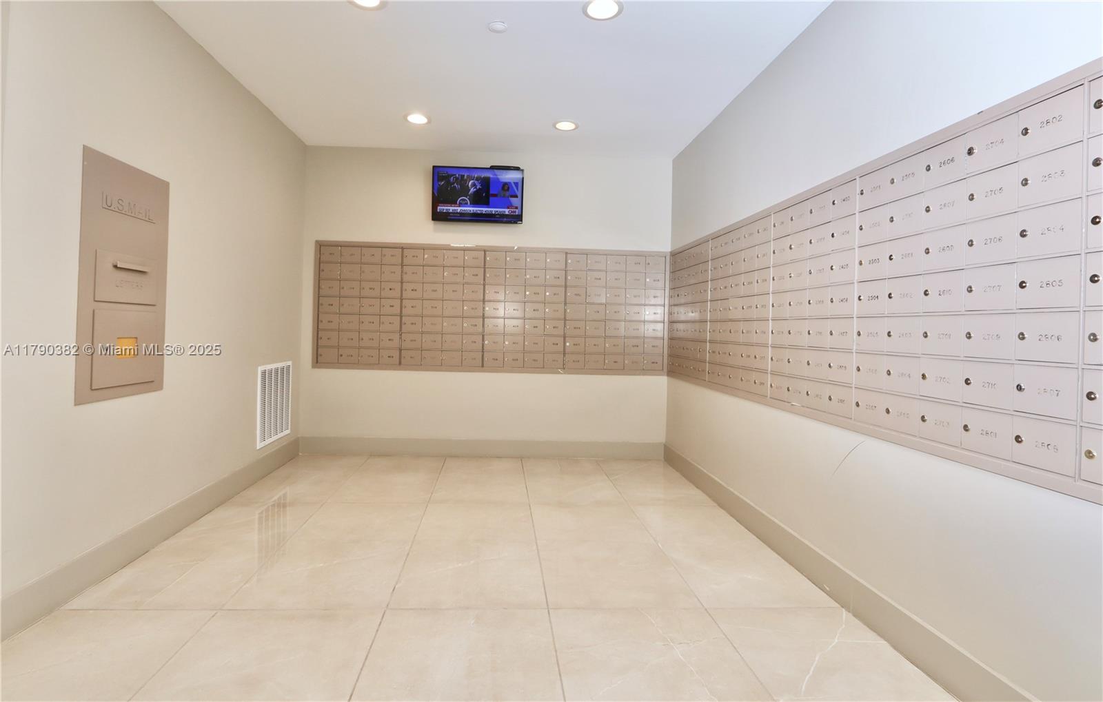 MYSTIC POINTE CONDO NO TW - Residential