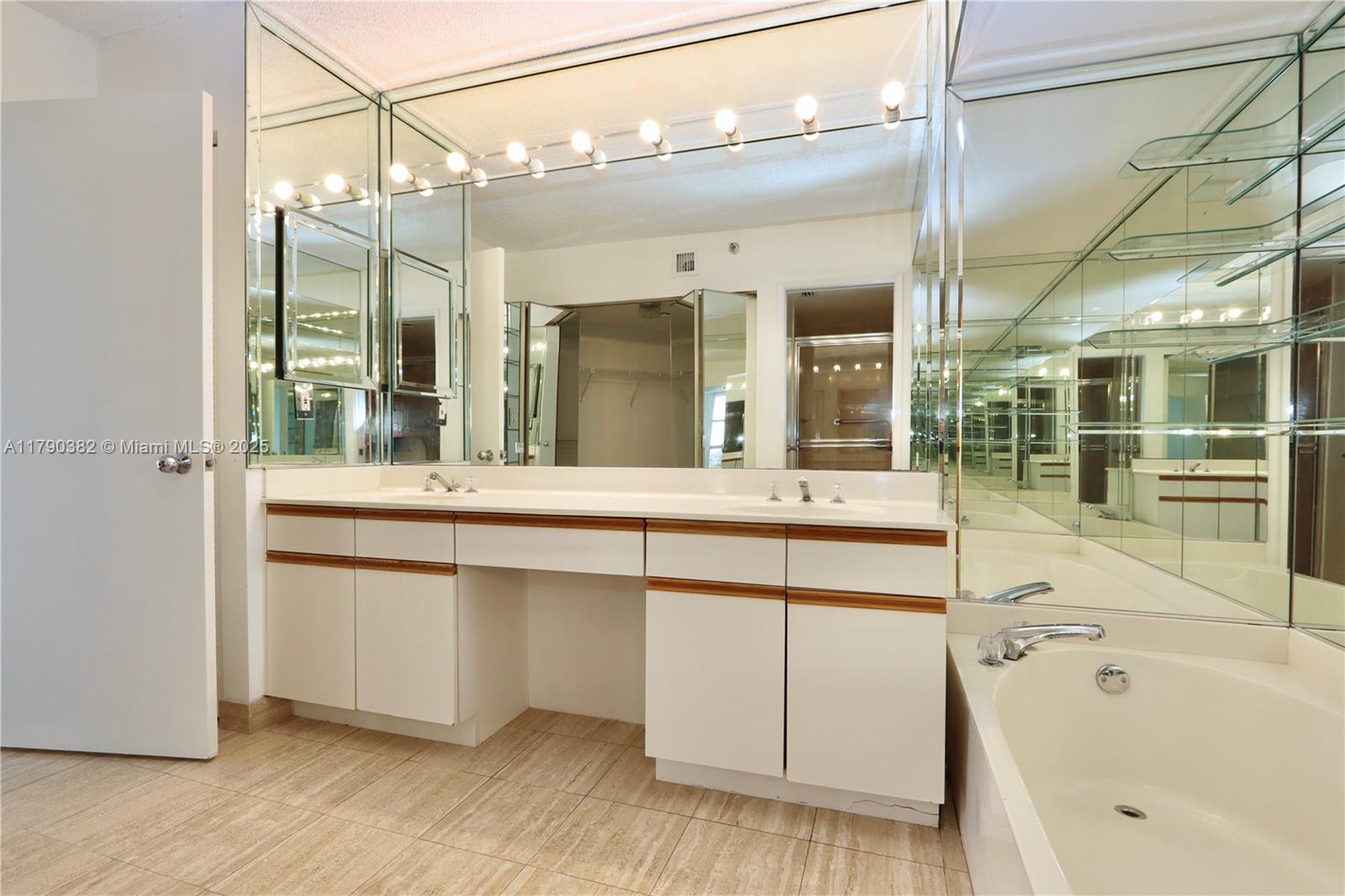 MYSTIC POINTE CONDO NO TW - Residential