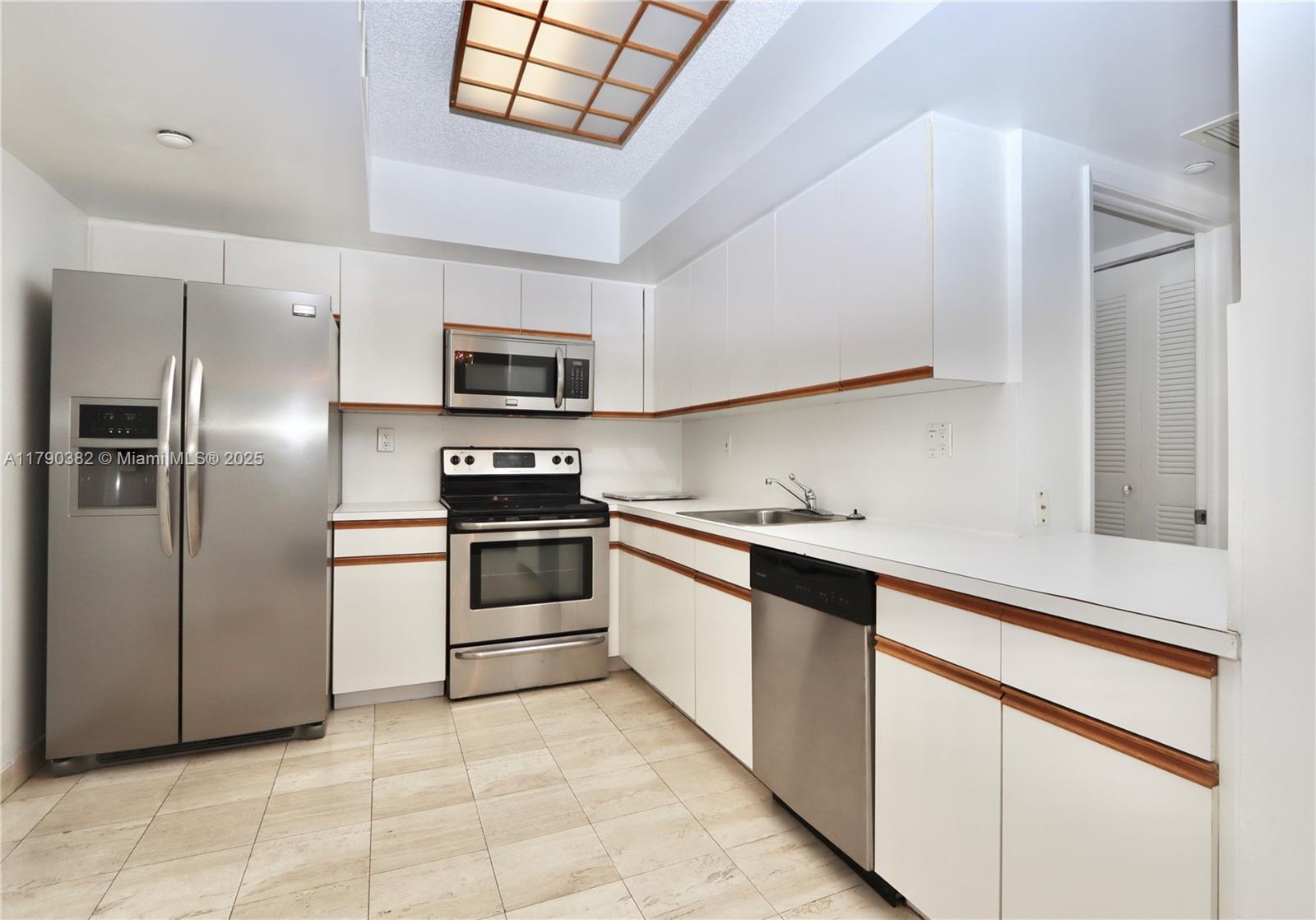 MYSTIC POINTE CONDO NO TW - Residential