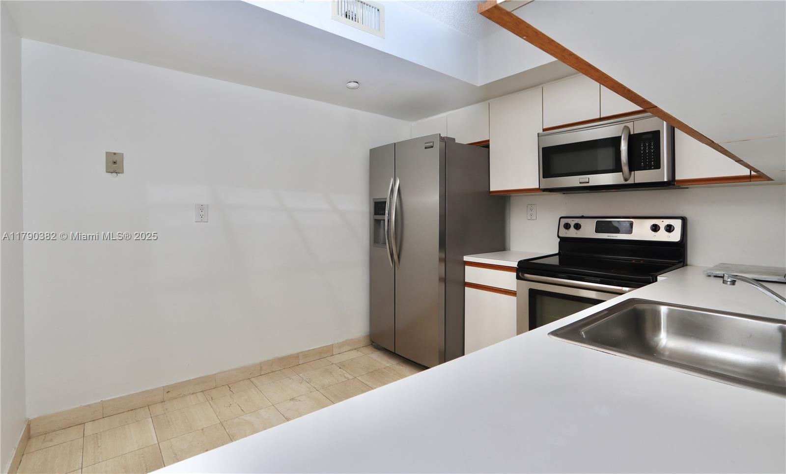 MYSTIC POINTE CONDO NO TW - Residential