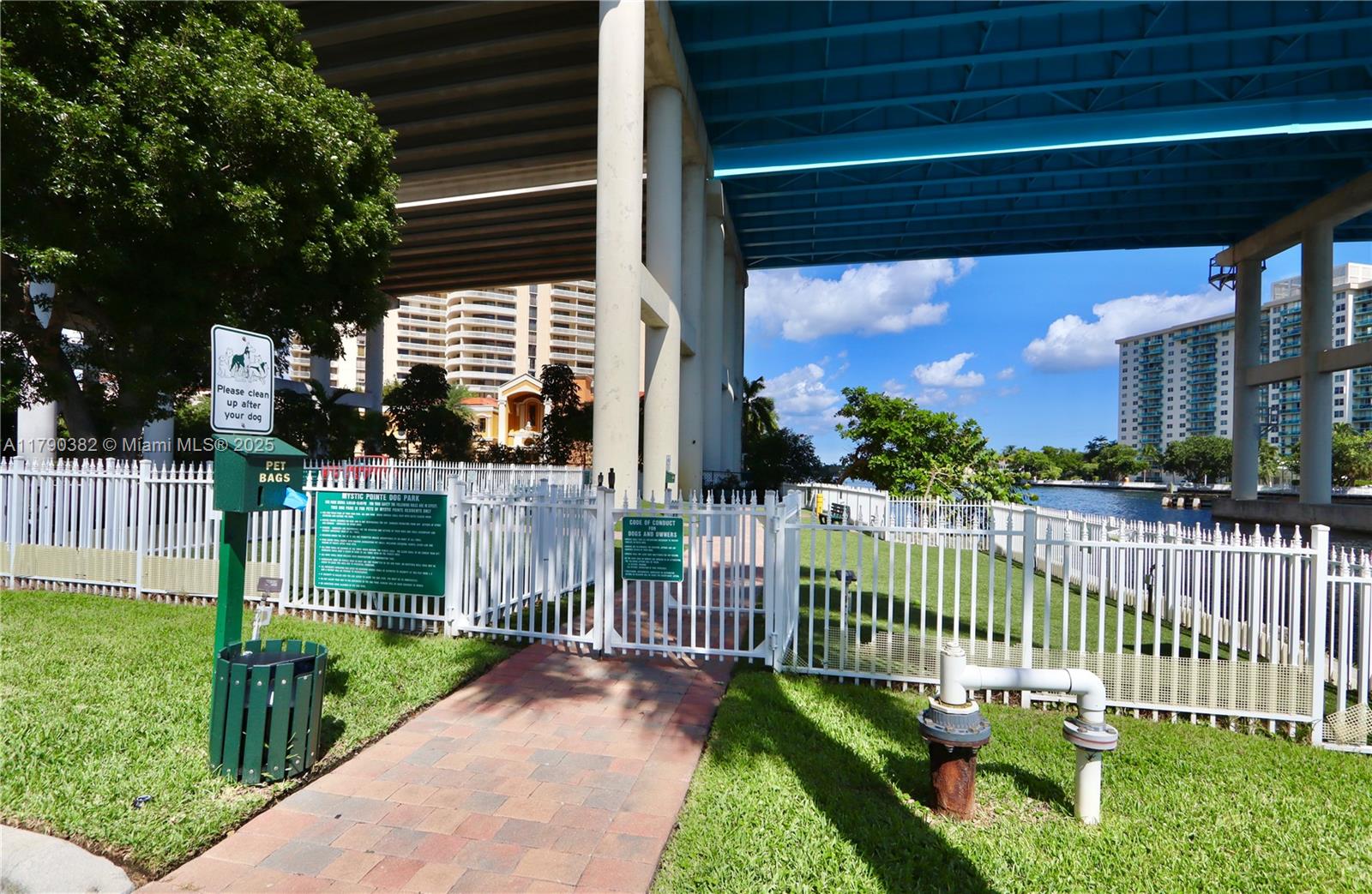 MYSTIC POINTE CONDO NO TW - Residential