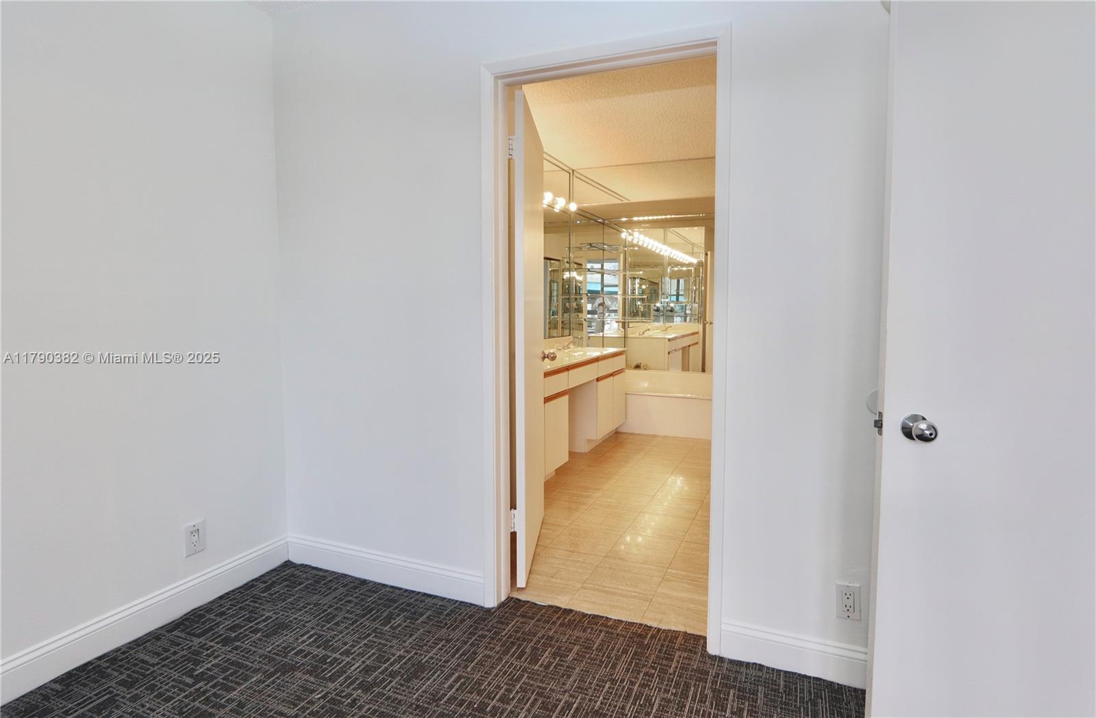 MYSTIC POINTE CONDO NO TW - Residential