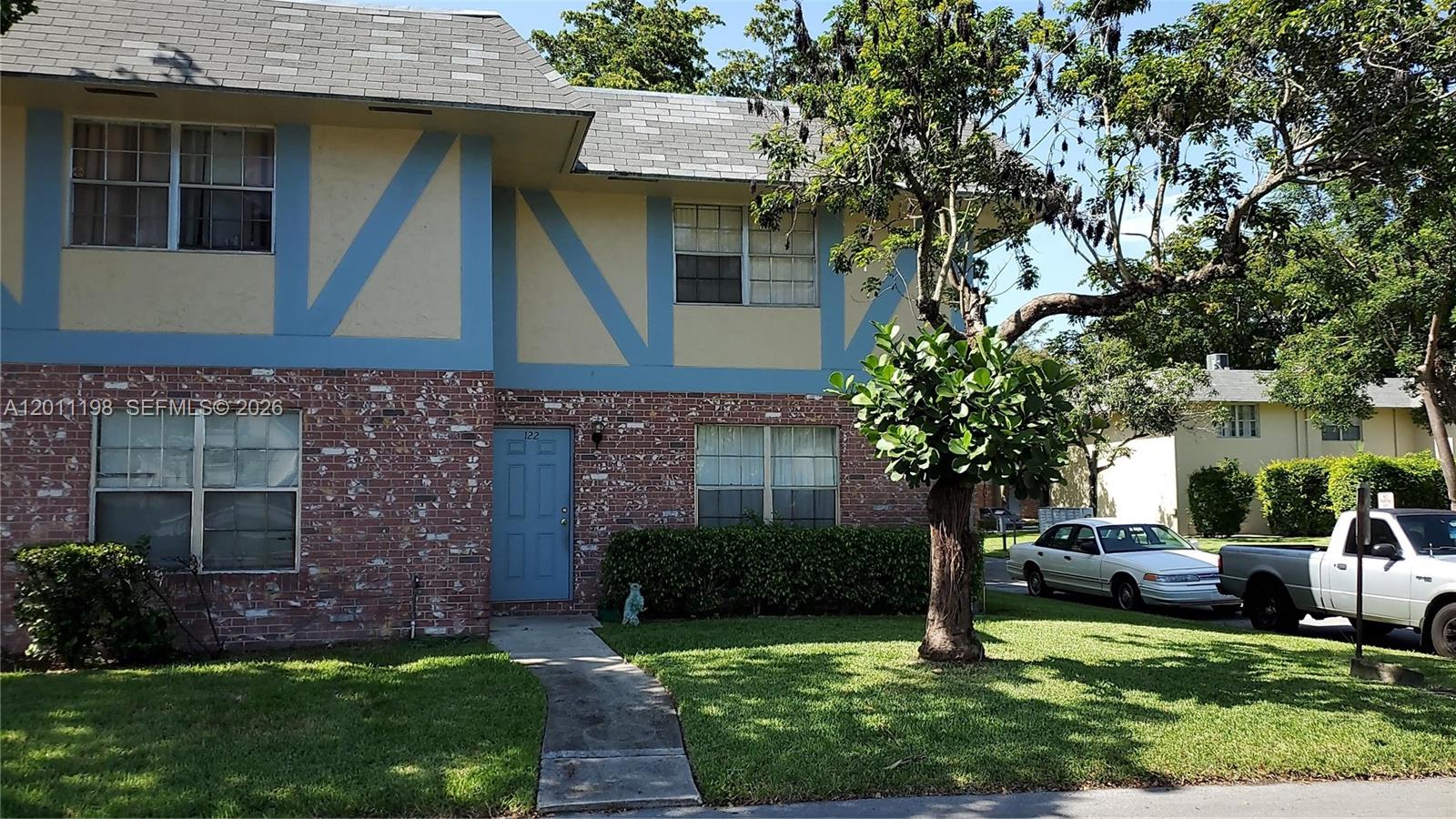 CROSS BRIAR 1 CONDO - Residential