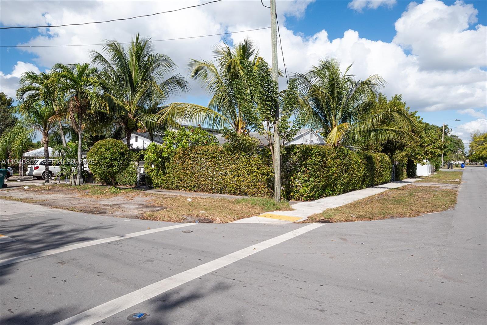 N MIAMI ESTATES - Residential