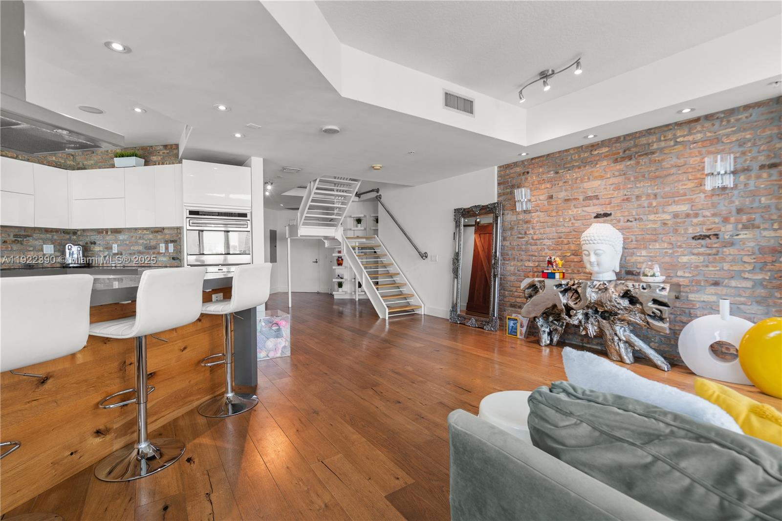 INFINITY AT BRICKELL COND - Residential Lease