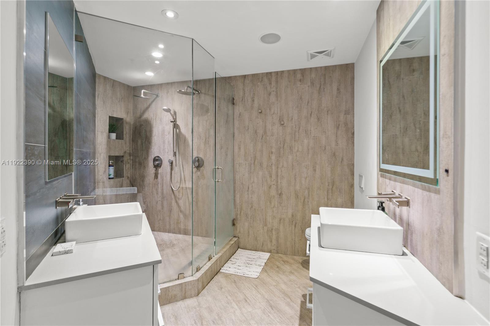 INFINITY AT BRICKELL COND - Residential Lease