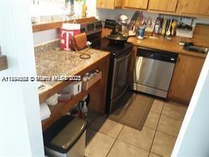 THE PALM BAY YACHT CLUB C - Residential Lease