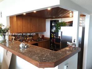THE PALM BAY YACHT CLUB C - Residential Lease