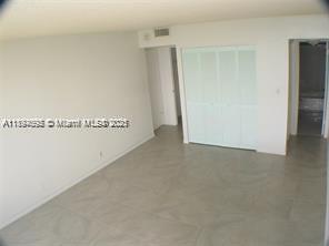 THE PALM BAY YACHT CLUB C - Residential Lease