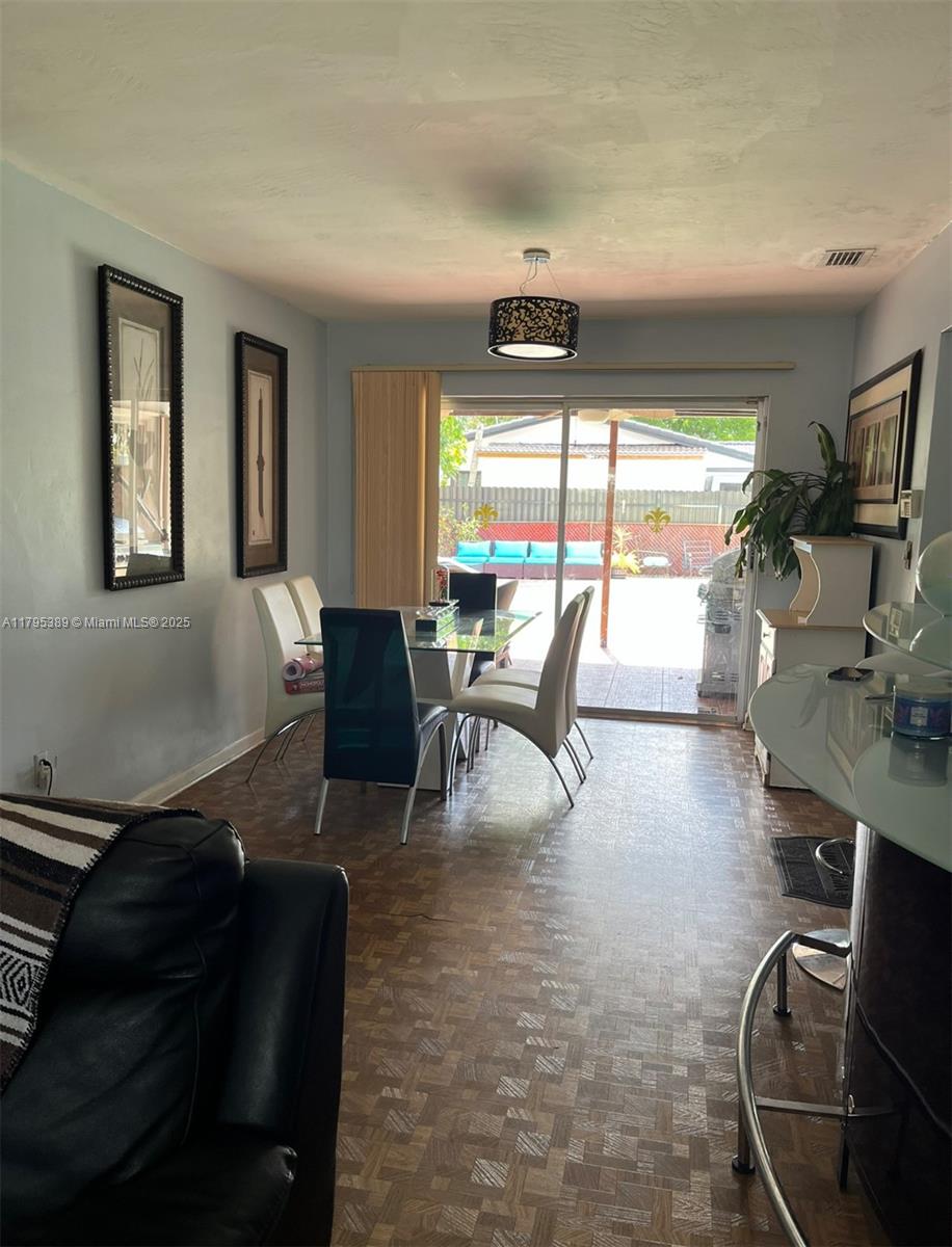 14020 Alamanda Ave