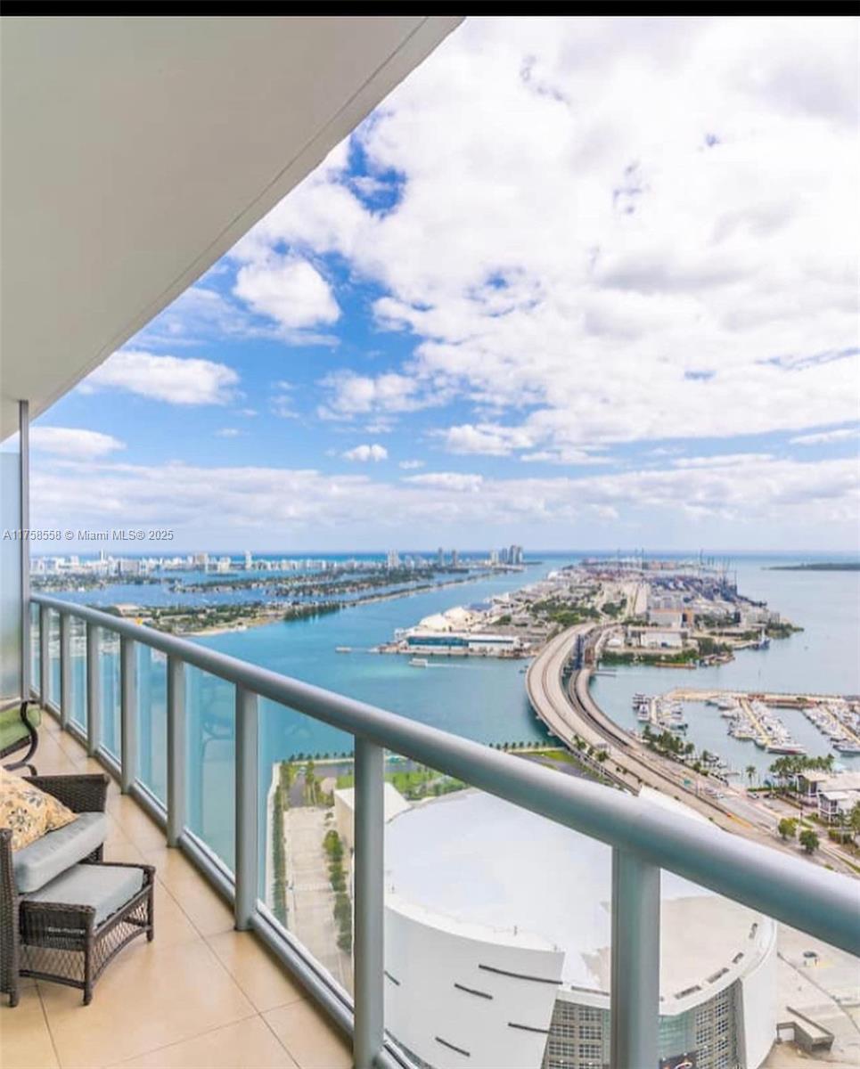 888 Biscayne Blvd 4701