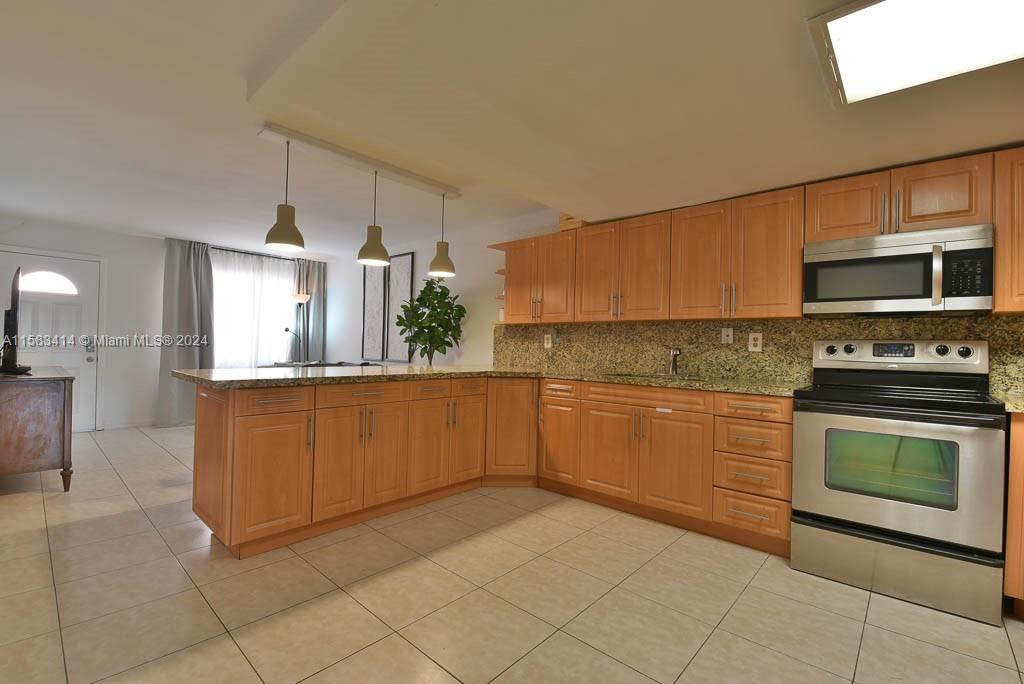 HOMES OF WEST FLAGLER EST - Residential Lease