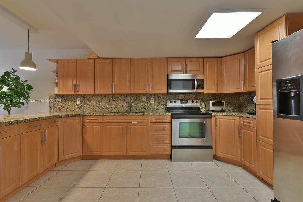 HOMES OF WEST FLAGLER EST - Residential Lease