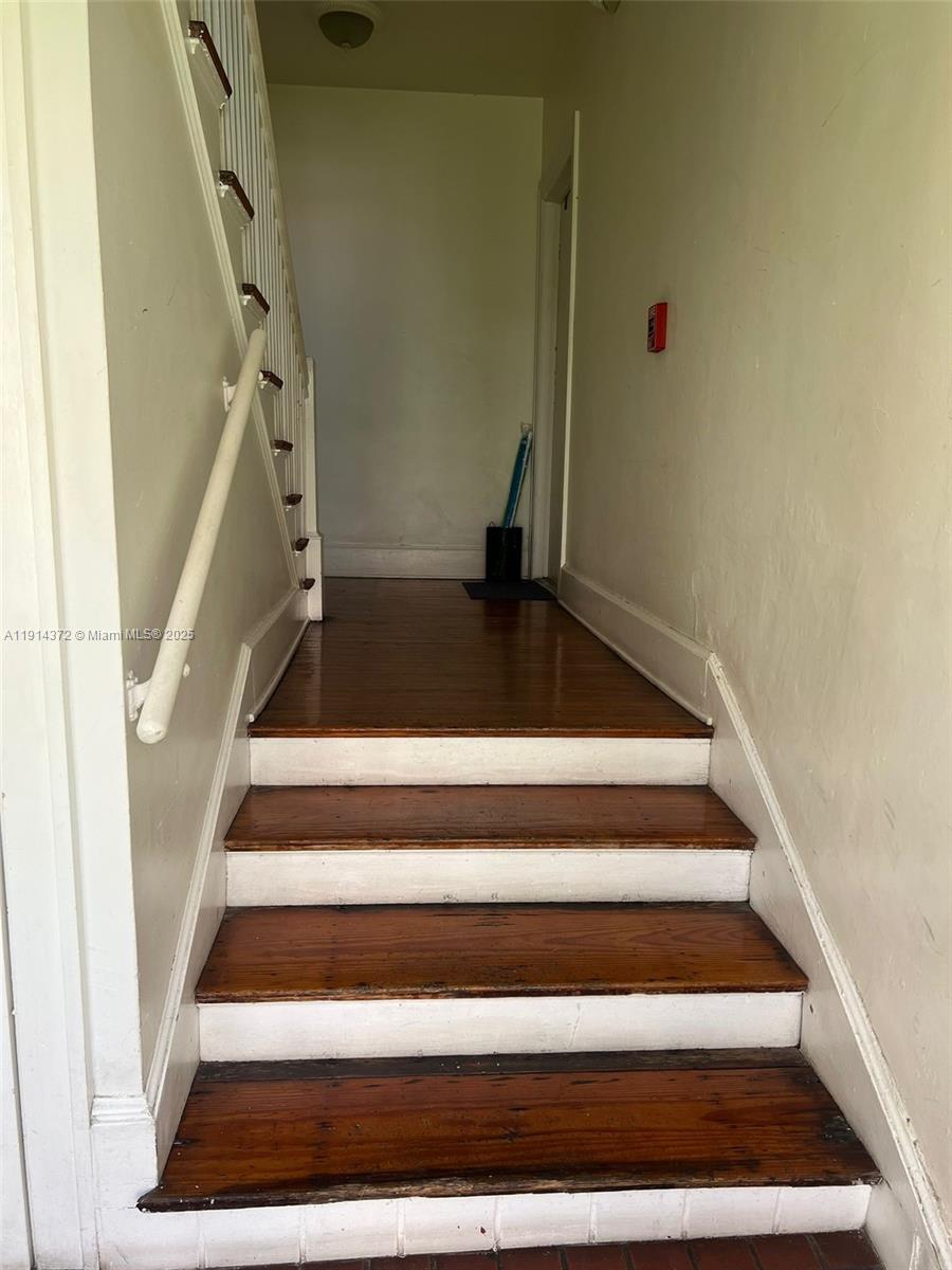 PALM GARDEN CONDO - Residential Lease