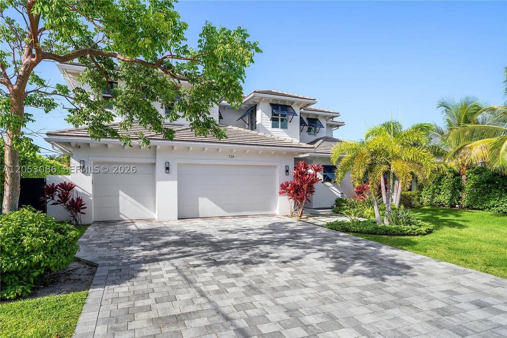 Photo of 728 Malaga Dr, Boca Raton, FL 33432 (MLS # A12053086)