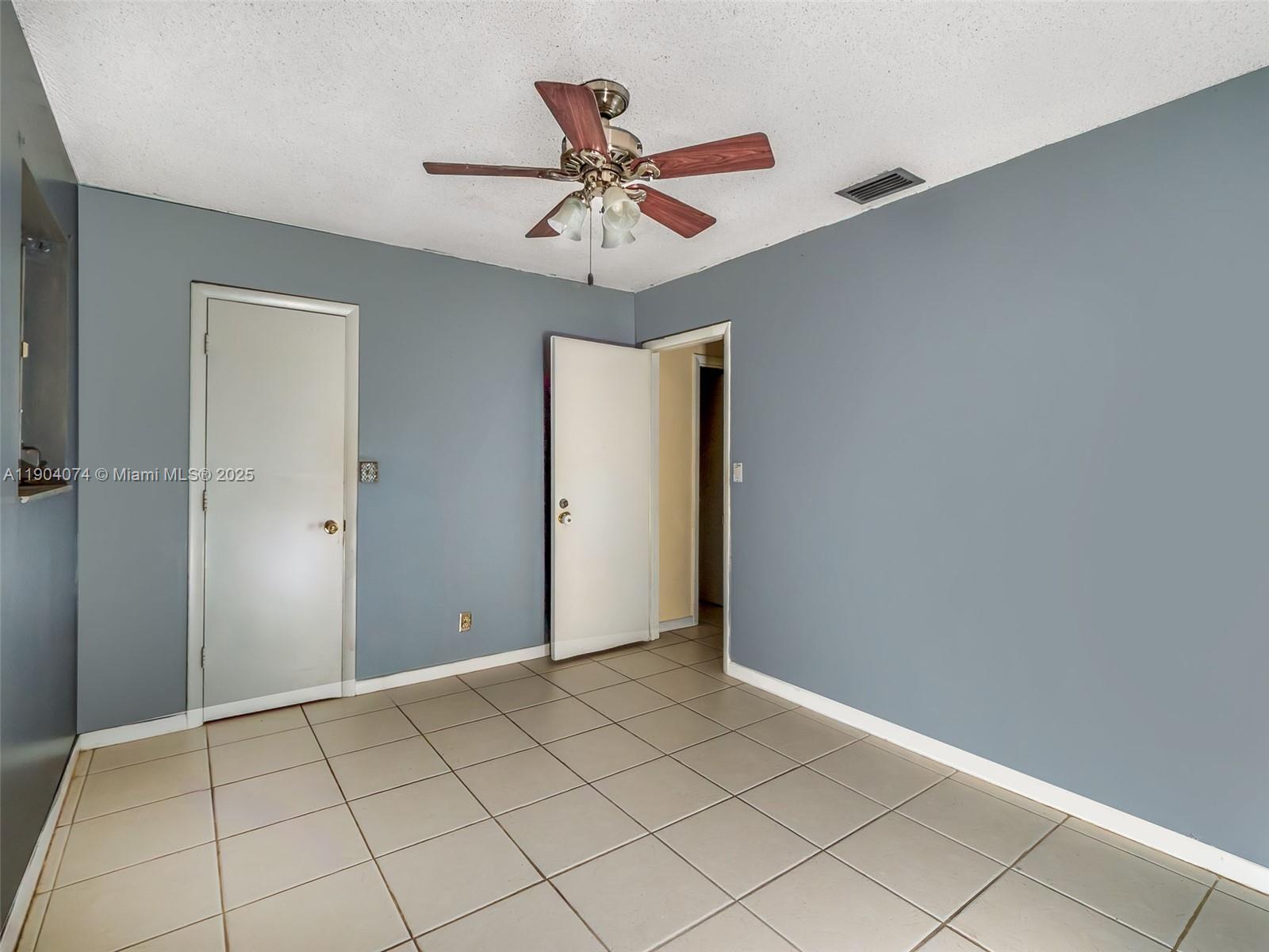 PALM GARDEN PARK - Residential Income