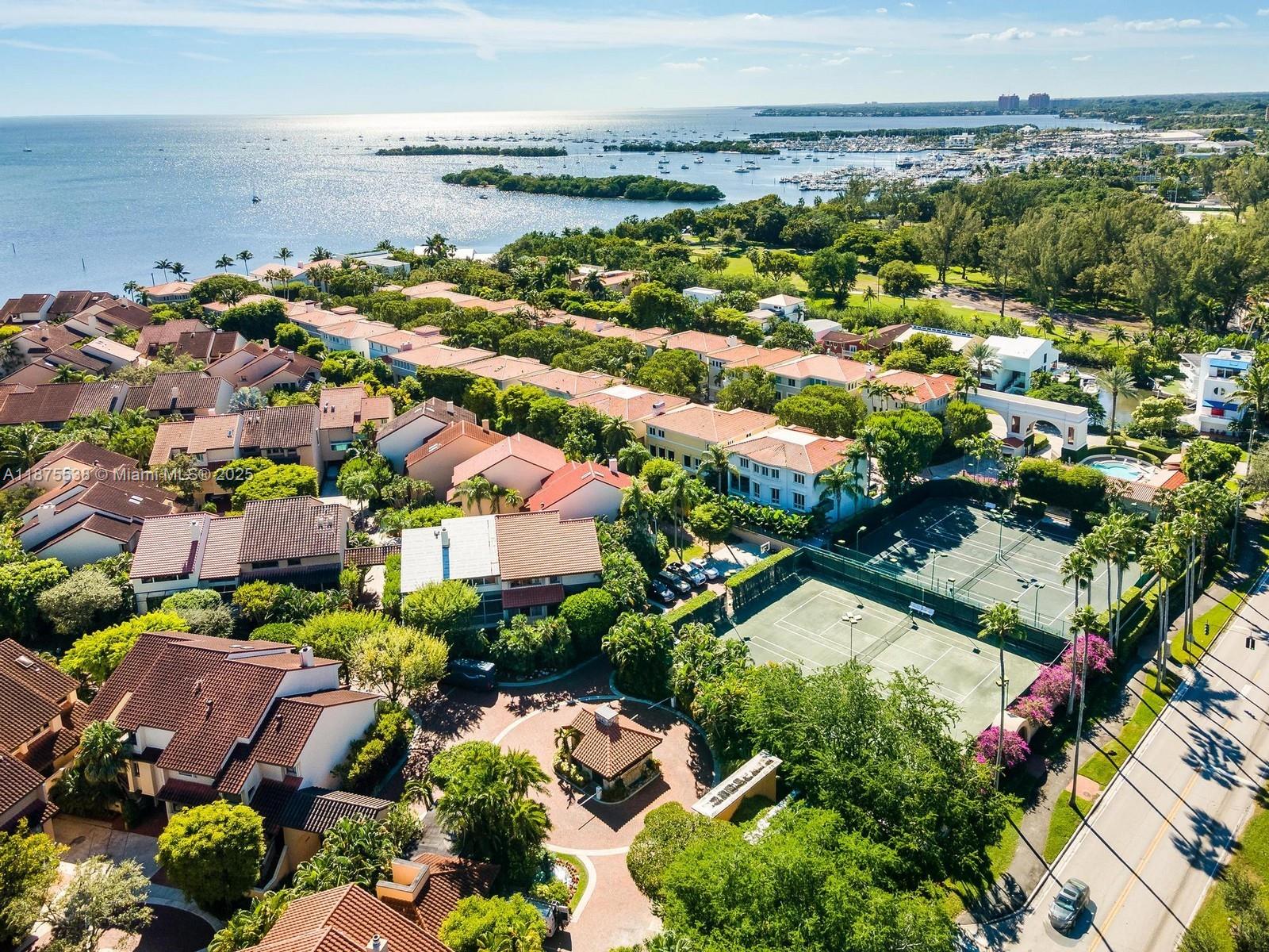 2000 S Bayshore Dr 61