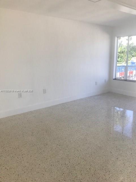 82 NW 27th St 3