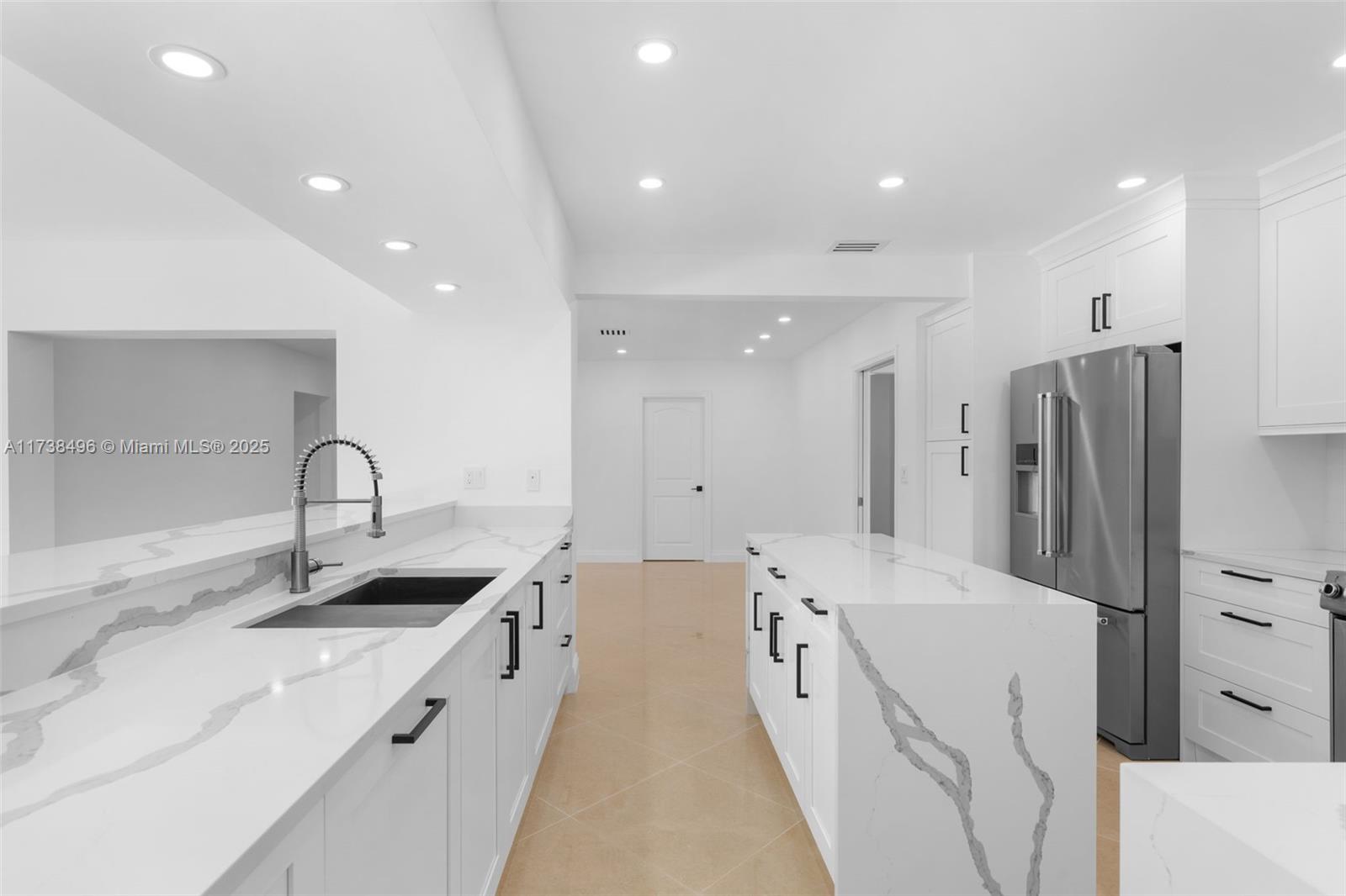 HOLLYWOOD LAKES SECTION - Residential