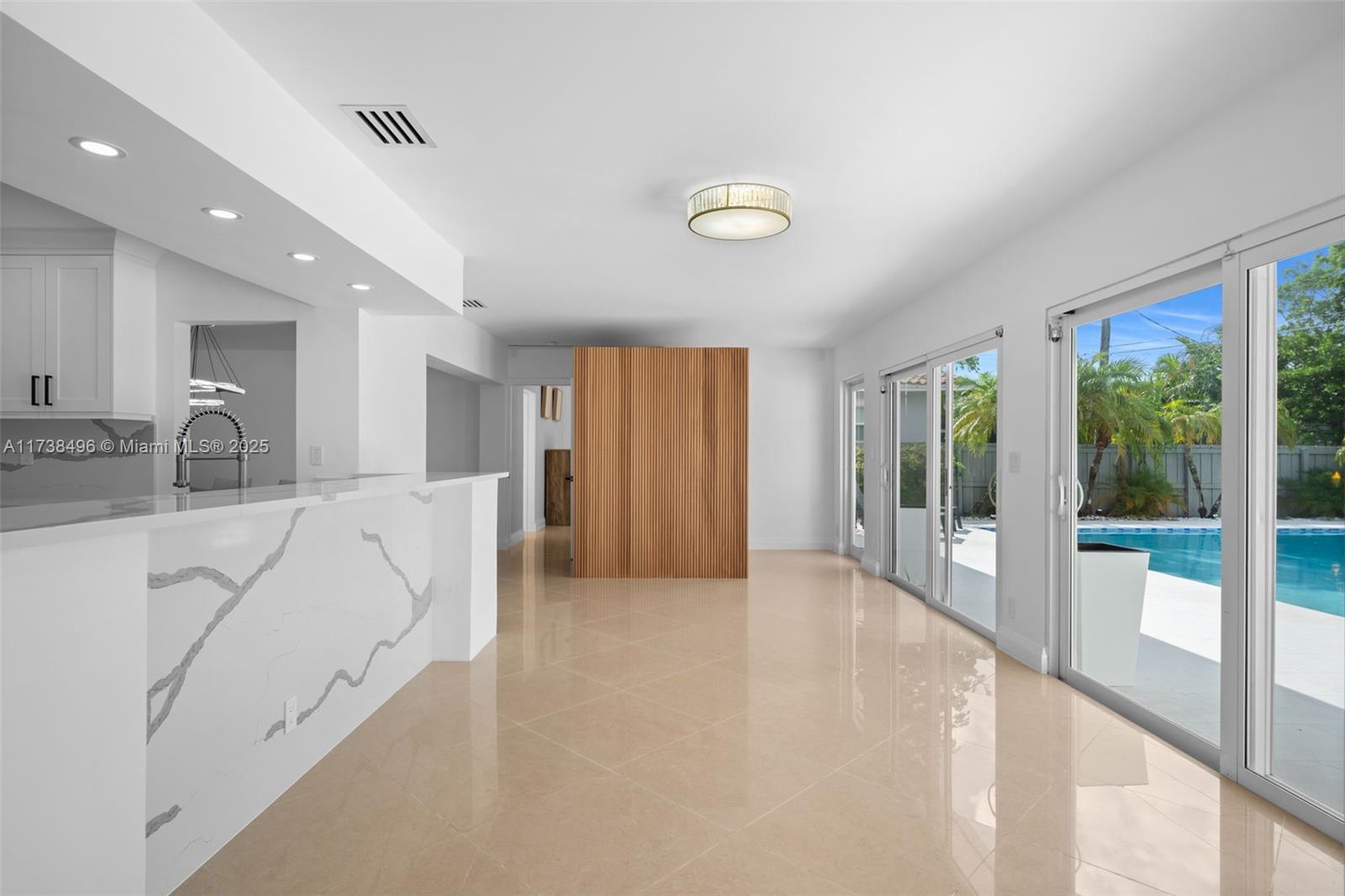 HOLLYWOOD LAKES SECTION - Residential