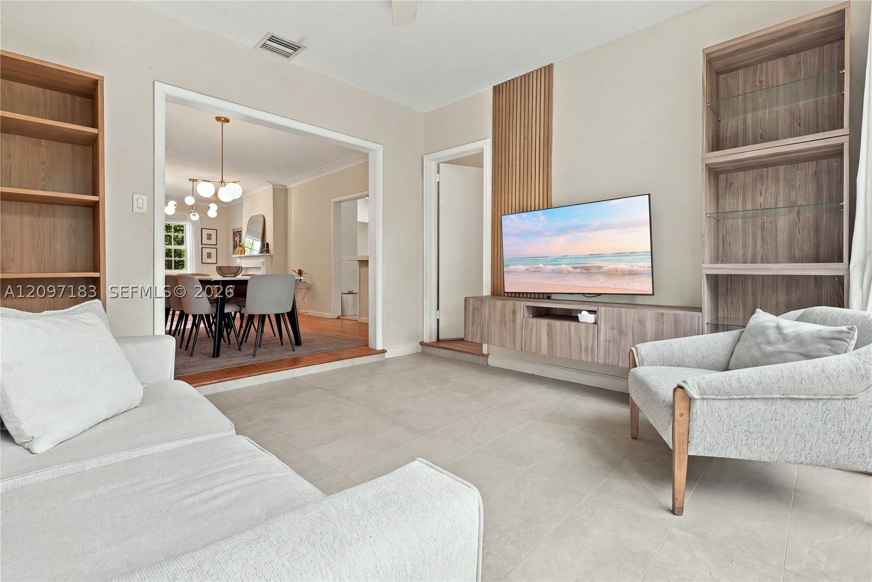 8827 Hawthorne Ave -