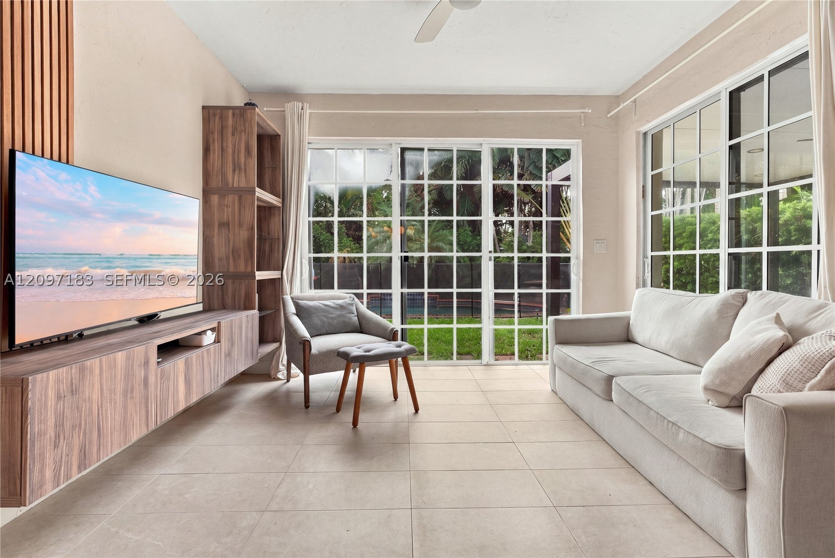 8827 Hawthorne Ave -