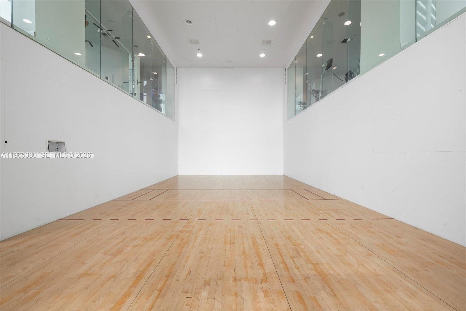 WIND CONDO - Residential