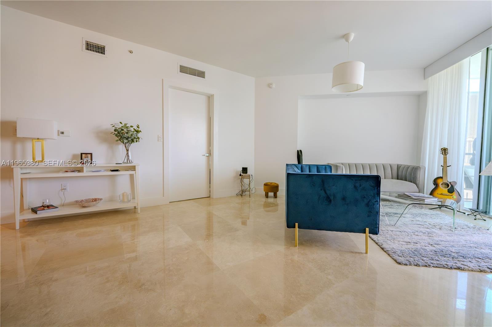 WIND CONDO - Residential