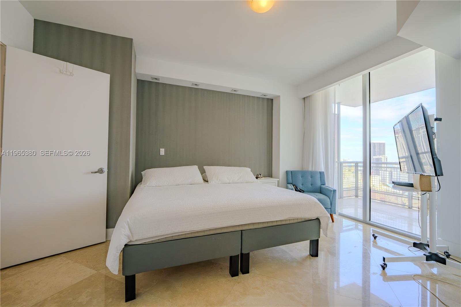 WIND CONDO - Residential