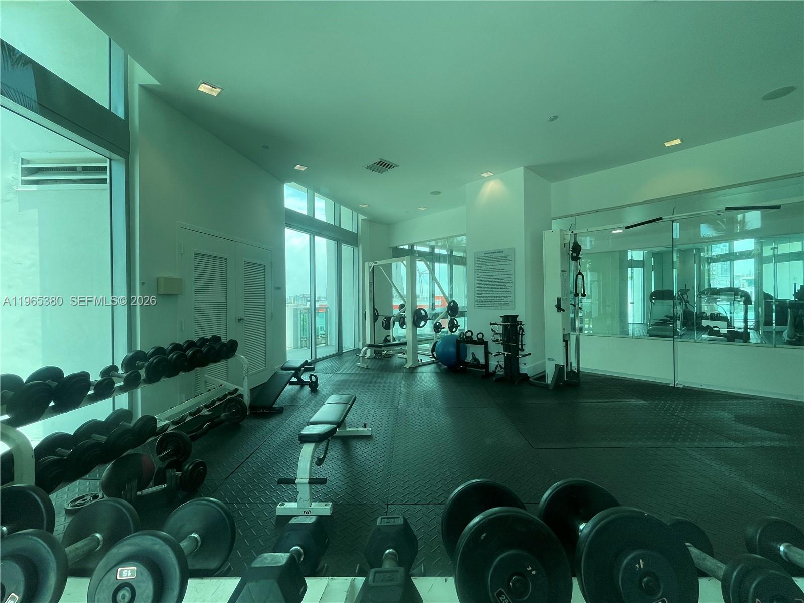 WIND CONDO - Residential