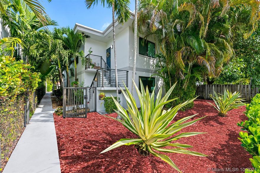 LOCATION! LOCATION! LOCATION! Renovated fourplex in highly coveted Colee Hammock. Within walking distance to Las Olas Boulevard and Fort Lauderdale Beach. Updated kitchens, appliances, bathrooms, & flooring. Each unit is a 2 bed, 1 bath with large closets. Impact-resistant PGT windows & glass doors with blinds throughout. Two sets of washers & dryers on-premises. All units are rented out month-to-month with long-term tenants paying well-below market rent. This is the perfect AIRBNB investment opportunity.