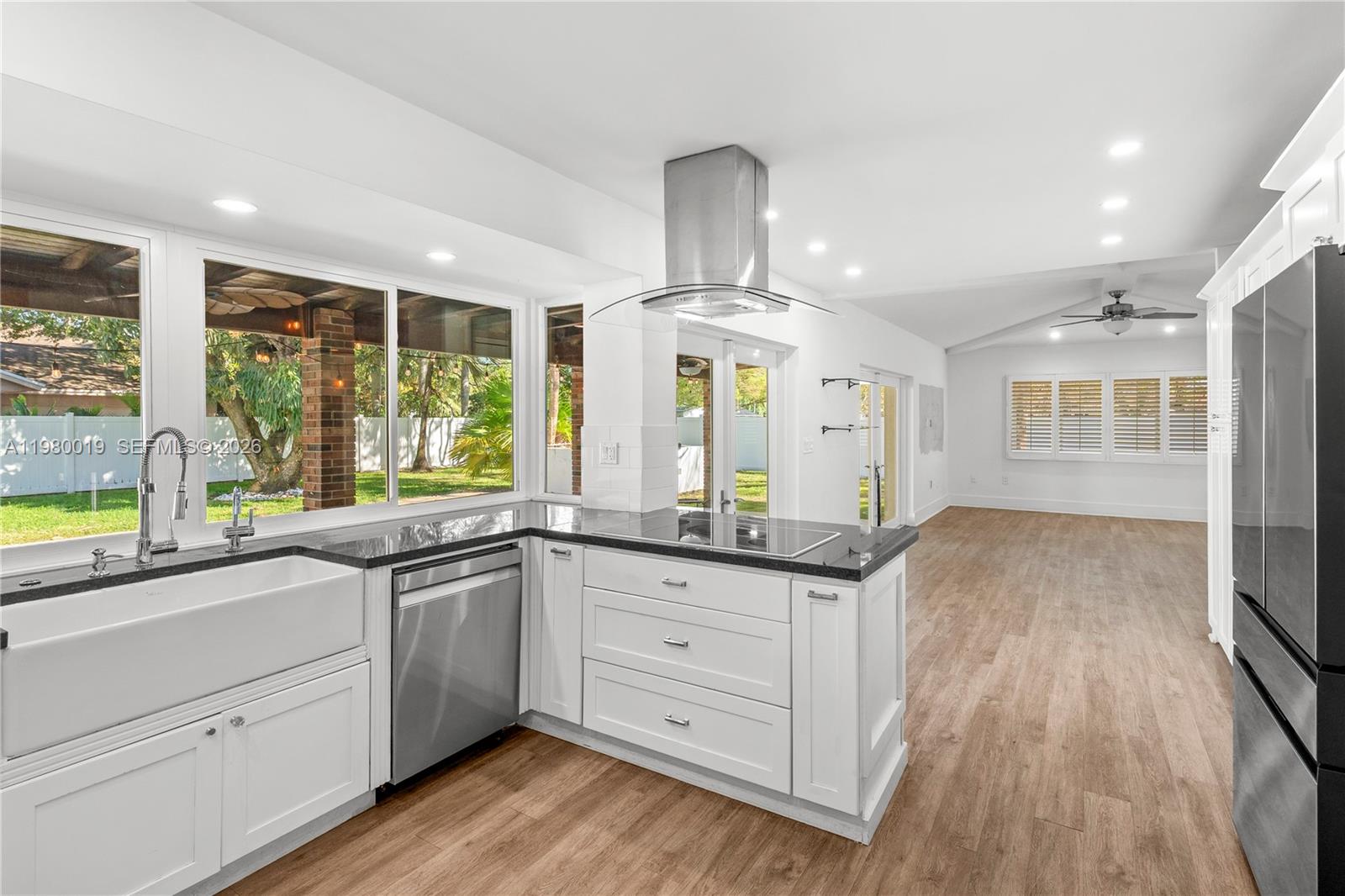 CLINTON GROVE ESTS - Residential