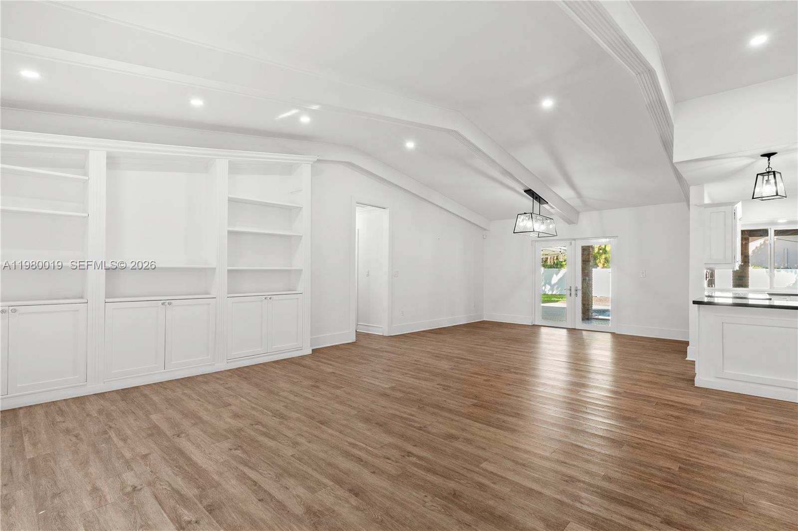 CLINTON GROVE ESTS - Residential