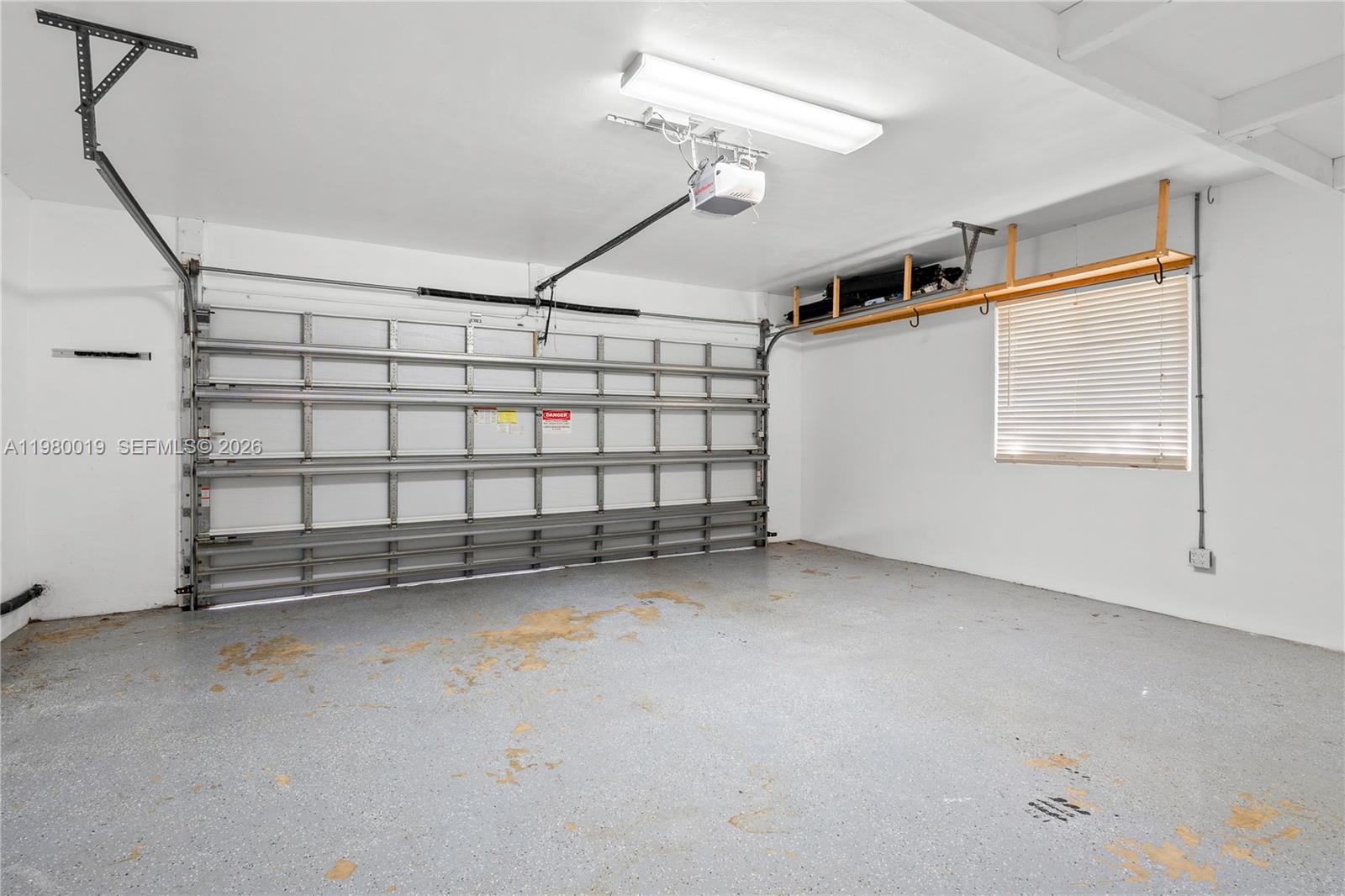 CLINTON GROVE ESTS - Residential