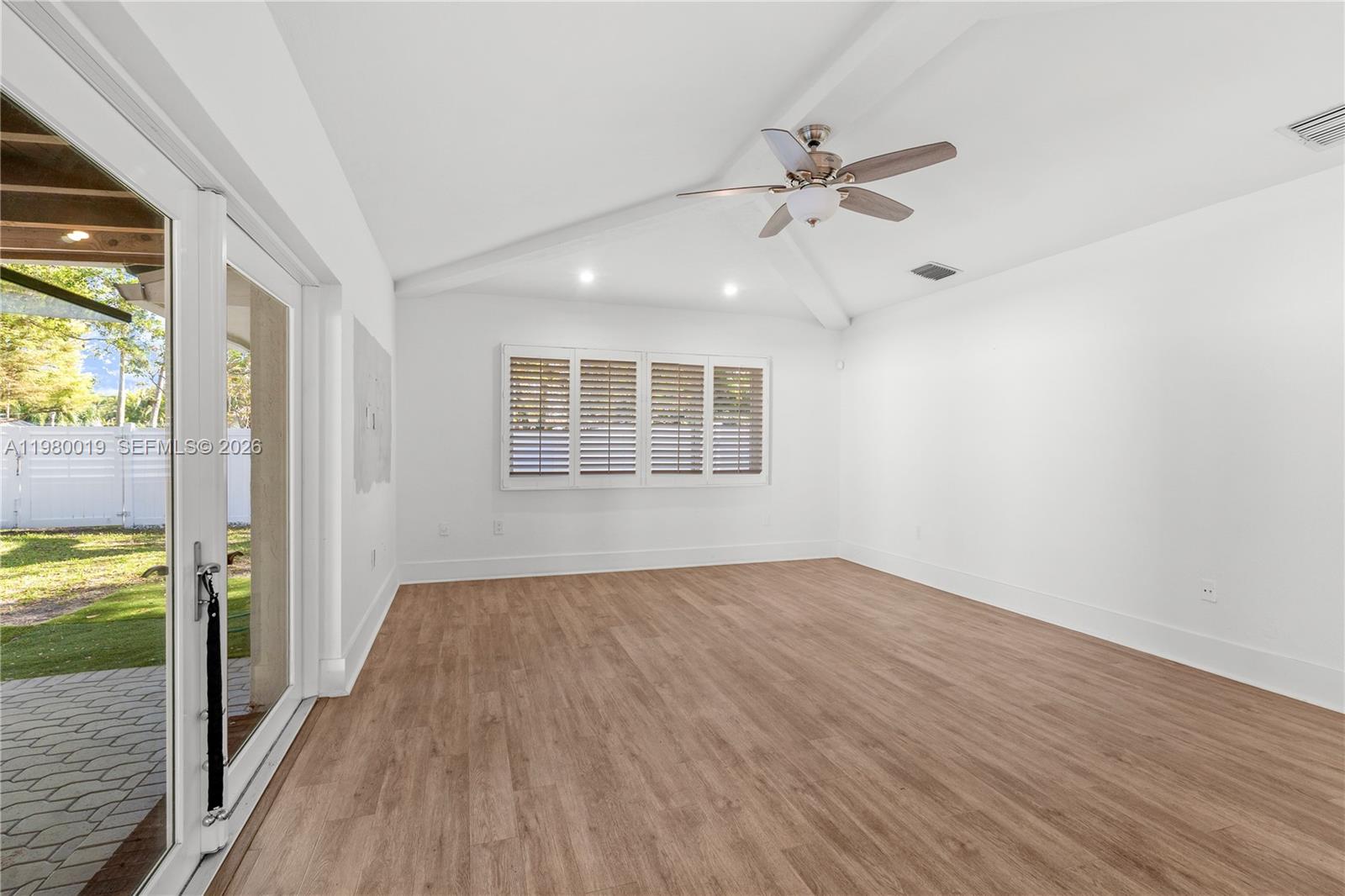 CLINTON GROVE ESTS - Residential