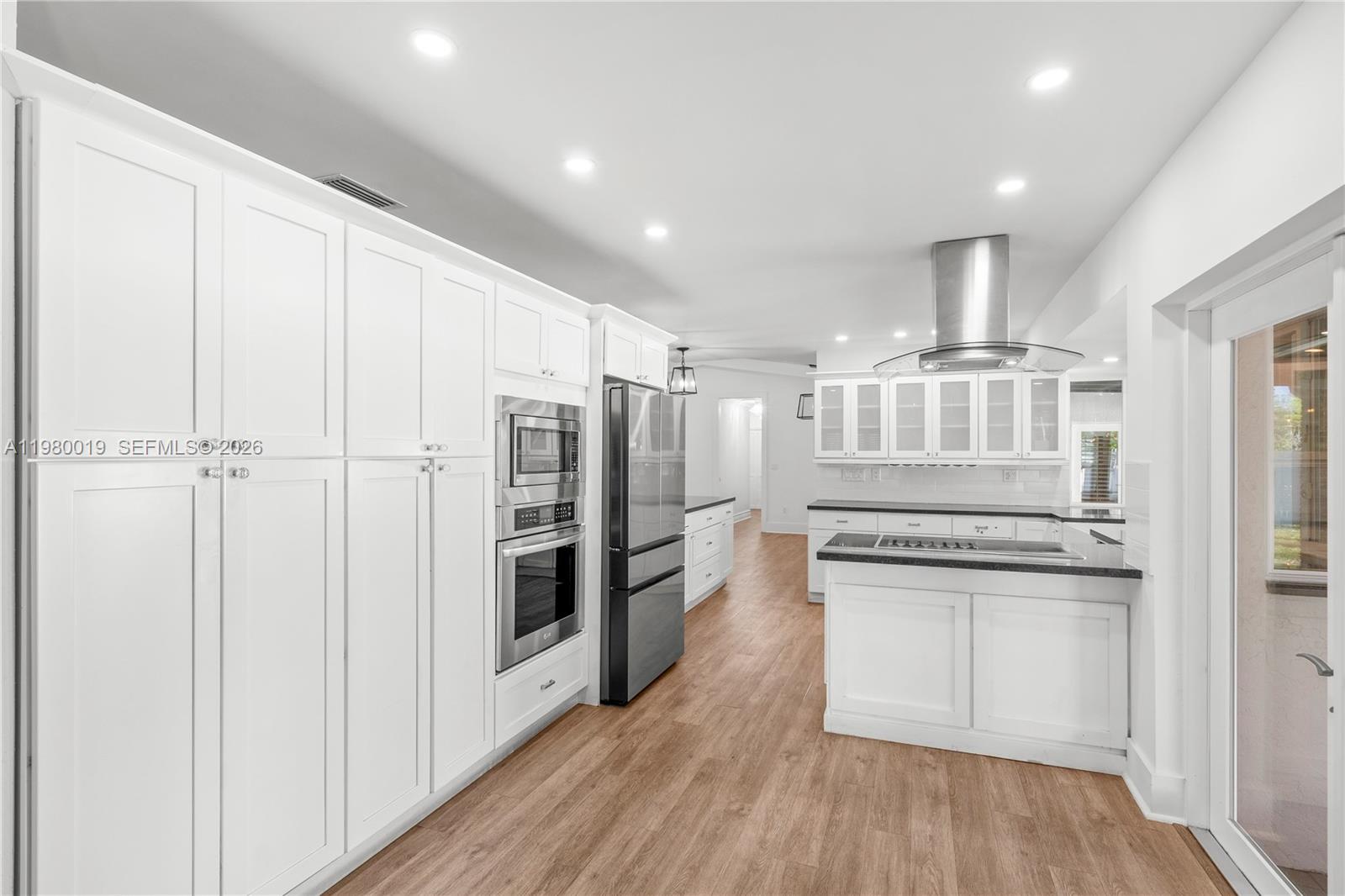 CLINTON GROVE ESTS - Residential