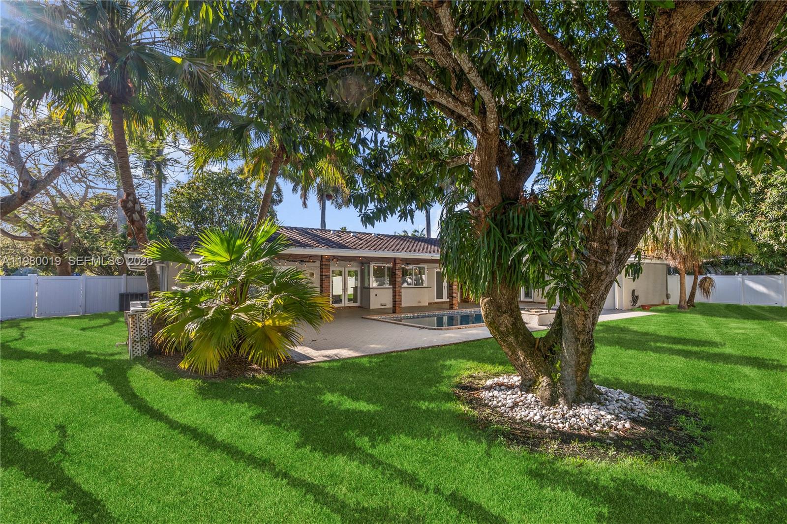 CLINTON GROVE ESTS - Residential